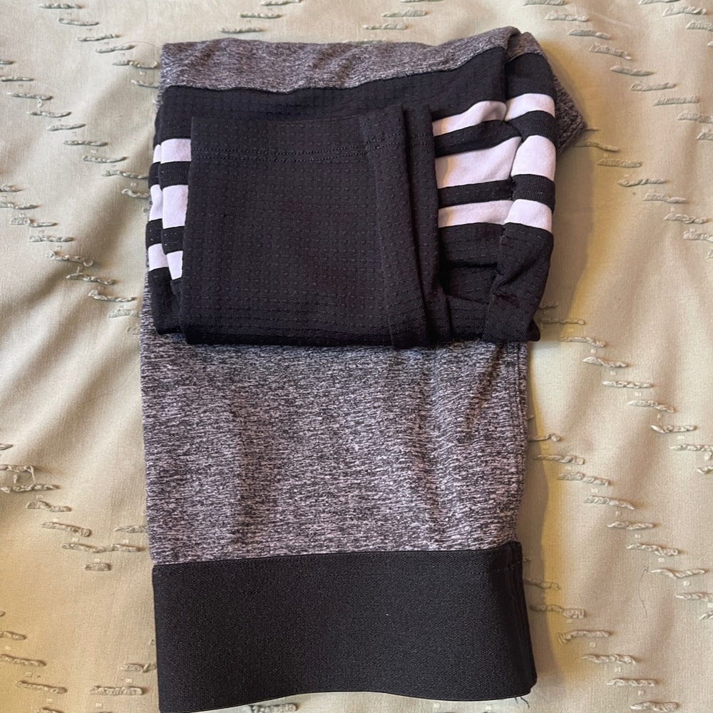 Bombshell sportswear leggings size small